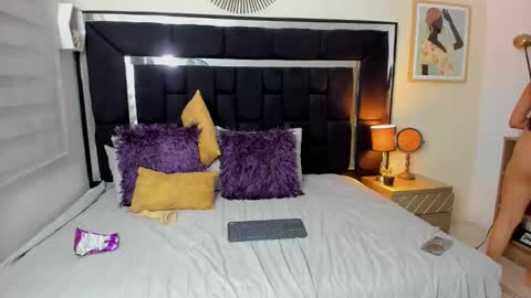 thriana online show from April 21, 2026, 2:15 am