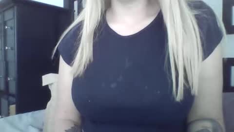 Snapshot of thrillho89 chatting on May 17, 2026, 4:32 am thrillho89 online show from May 17, 2026, 4:32 am
