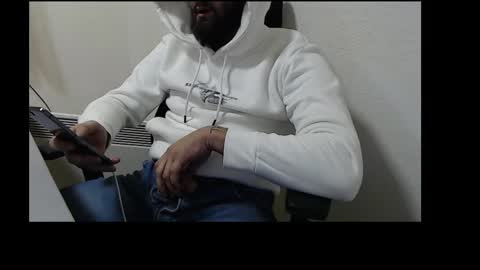 HugeJuicy online show from December 1, 2024, 8:53 pm