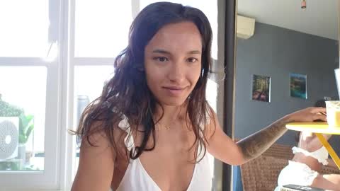 Snapshot of tia_j chatting on May 23, 2026, 4:39 am tia_j online show from May 23, 2026, 4:39 am