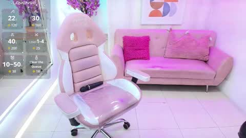 Tiara  online show from November 28, 2025, 8:33 pm