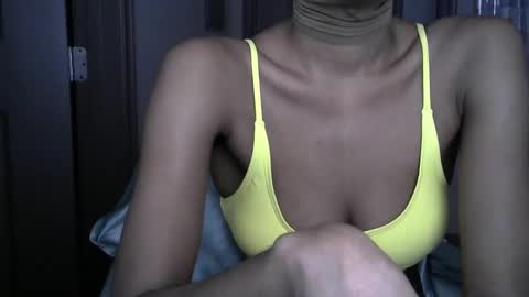 Snapshot of tiaradarling chatting on February 25, 2025, 8:25 am Tiara online show from February 25, 2025, 8:25 am