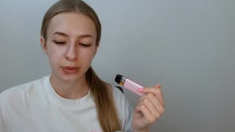 Snapshot of tiarasmile chatting on June 18, 2026, 9:14 am Tiara online show from June 18, 2026, 9:14 am