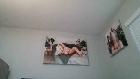 ticklemepink696969 online show from January 19, 2025, 9:45 pm