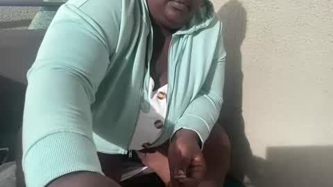 Tierra Henri online show from December 22, 2025, 5:32 pm