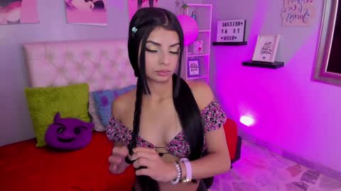 Snapshot of tifanny__thomson chatting on December 5, 2024, 4:23 pm Tiff online show from December 5, 2024, 4:23 pm