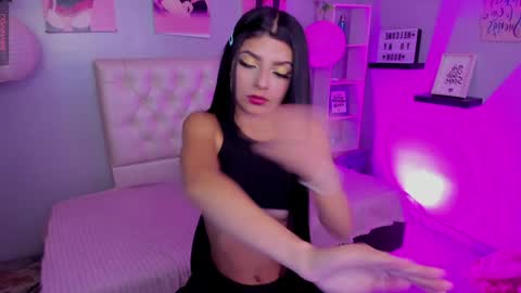 Snapshot of tifanny__thomson chatting on January 13, 2025, 4:19 pm Tiff online show from January 13, 2025, 4:19 pm