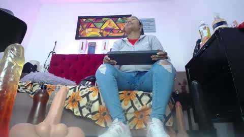 Tifanny Nails  online show from September 12, 2025, 12:05 pm