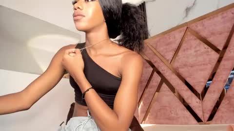 Tifanny online show from September 19, 2025, 7:03 pm