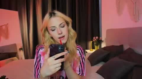 Snapshot of tiffany_king chatting on July 23, 2026, 3:32 pm Tiffany online show from July 23, 2026, 3:32 pm