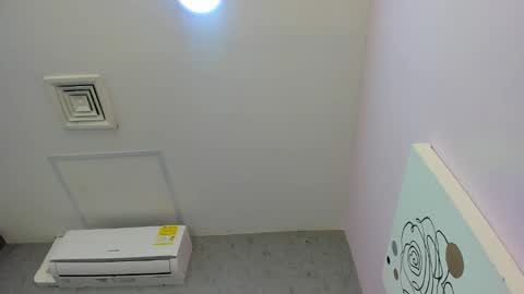 tiffany_mendez online show from December 22, 2025, 12:02 pm