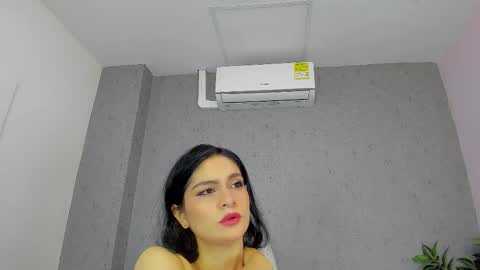tiffany_mendez online show from March 12, 2026, 12:11 pm