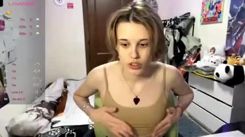 Snapshot of tiffanydziewanowski chatting on April 28, 2026, 1:49 pm Tiffany online show from April 28, 2026, 1:49 pm