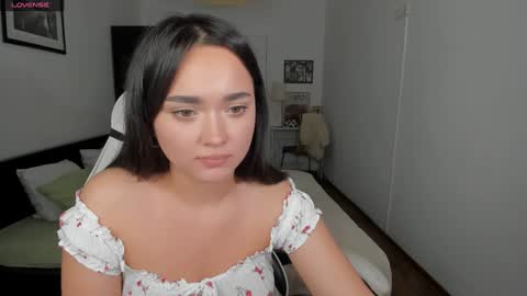 Snapshot of tiffanyflynn chatting on December 17, 2024, 10:32 pm Tiffany online show from December 17, 2024, 10:32 pm