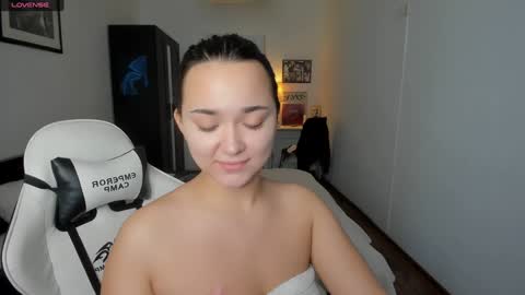 Snapshot of tiffanyflynn chatting on December 20, 2024, 9:43 am Tiffany online show from December 20, 2024, 9:43 am