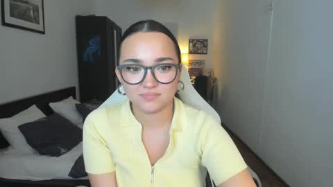 Snapshot of tiffanyflynn chatting on December 24, 2024, 2:21 am Tiffany online show from December 24, 2024, 2:21 am