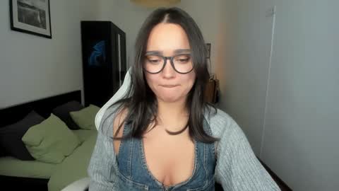 Snapshot of tiffanyflynn chatting on January 5, 2025, 9:37 am Tiffany online show from January 5, 2025, 9:37 am