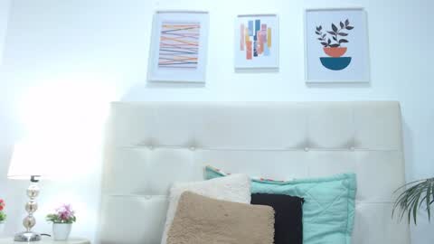 Snapshot of tiffanyfox_1 chatting on March 5, 2025, 12:00 pm Tifanny Fox online show from March 5, 2025, 12:00 pm