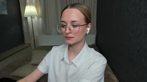 Snapshot of tiffanyhunt chatting on January 15, 2025, 6:29 pm Tiffany online show from January 15, 2025, 6:29 pm