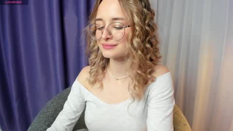 Snapshot of tiffanyhunt chatting on January 30, 2025, 6:43 pm Tiffany online show from January 30, 2025, 6:43 pm