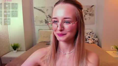 Snapshot of tiffanyhunt chatting on February 18, 2025, 5:42 pm Tiffany online show from February 18, 2025, 5:42 pm