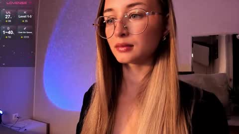 Snapshot of tiffanyhunt chatting on September 15, 2025, 12:27 pm Tiffany online show from September 15, 2025, 12:27 pm