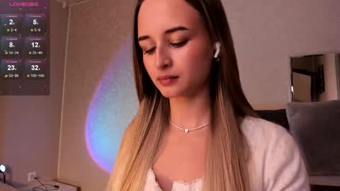 Tiffany online show from October 23, 2025, 1:32 pm