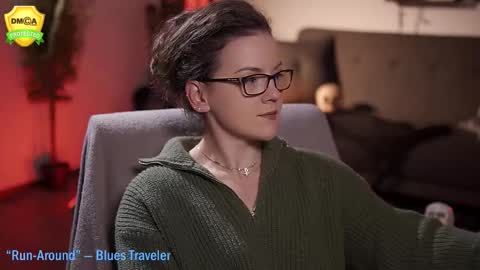 tiffanyriox online show from November 19, 2025, 1:27 am