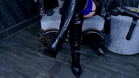 Tiffany  Sia online show from January 16, 2025, 11:48 am