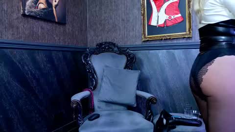 Tiffany  Sia online show from March 12, 2025, 9:44 am