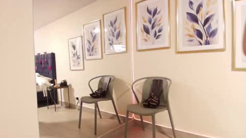 tiffanystorms_ls online show from September 24, 2025, 1:14 pm