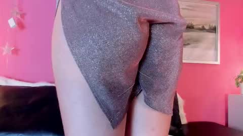 Stefany Suarez online show from December 19, 2025, 8:16 pm