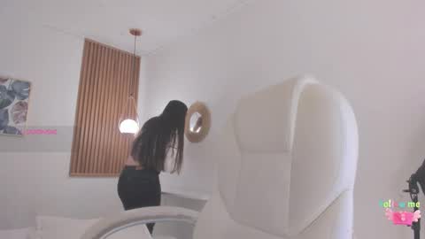 Tiffany online show from February 9, 2026, 12:09 pm