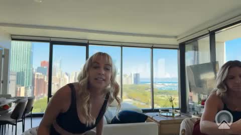 Tiffstreatsxoxo online show from September 25, 2025, 5:27 pm