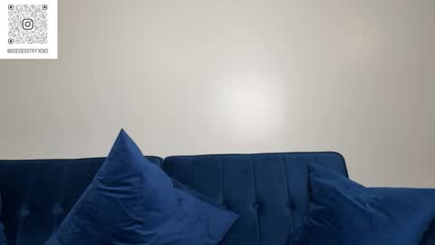 Tiffstreatsxoxo online show from January 18, 2026, 3:49 pm