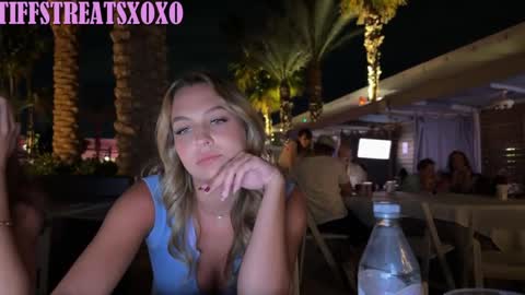 Snapshot of tiffstreatsxoxo chatting on April 22, 2026, 3:42 am Tiffstreatsxoxo online show from April 22, 2026, 3:42 am