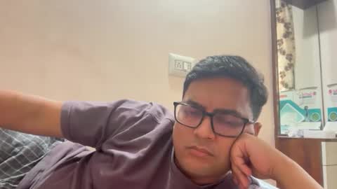 tigertinku online show from November 15, 2025, 11:07 am