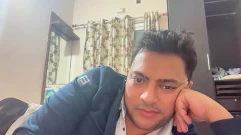 tigertinku online show from November 19, 2025, 6:19 pm