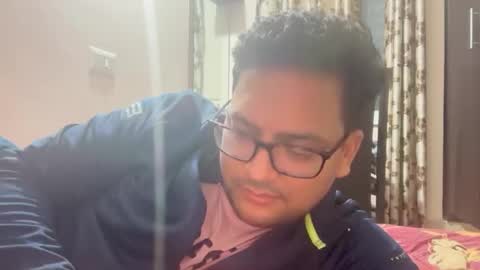 tigertinku online show from November 21, 2025, 7:01 pm