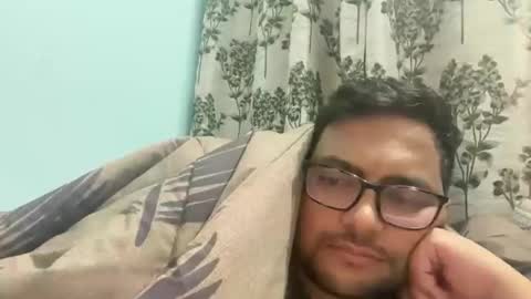 tigertinku online show from November 30, 2025, 4:44 pm