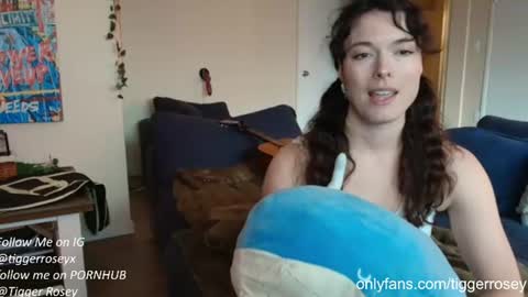 Snapshot of tiggerrosey chatting on July 17, 2026, 9:19 pm All my Links online show from July 17, 2026, 9:19 pm