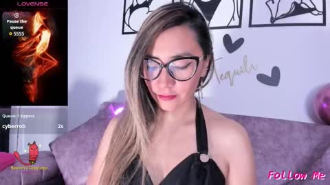 TILA TEQUILA online show from September 9, 2025, 2:05 pm