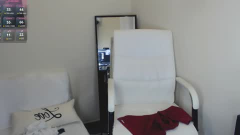 Snapshot of tilly_eliot chatting on December 10, 2024, 10:05 pm Tilly online show from December 10, 2024, 10:05 pm
