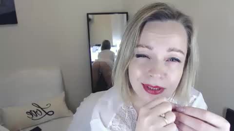 Snapshot of tilly_eliot chatting on December 23, 2024, 9:29 pm Tilly online show from December 23, 2024, 9:29 pm