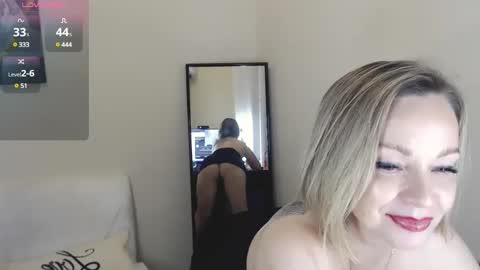 Snapshot of tilly_eliot chatting on December 30, 2024, 10:01 pm Tilly online show from December 30, 2024, 10:01 pm