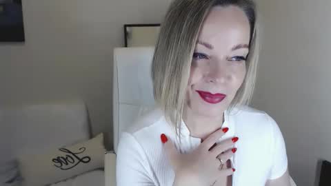 Snapshot of tilly_eliot chatting on January 9, 2025, 4:49 pm Tilly online show from January 9, 2025, 4:49 pm