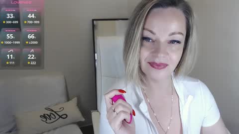 Snapshot of tilly_eliot chatting on January 9, 2025, 9:05 pm Tilly online show from January 9, 2025, 9:05 pm