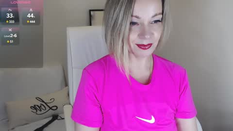 Snapshot of tilly_eliot chatting on January 10, 2025, 3:58 pm Tilly online show from January 10, 2025, 3:58 pm