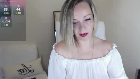 Snapshot of tilly_eliot chatting on January 20, 2025, 4:01 pm Tilly online show from January 20, 2025, 4:01 pm
