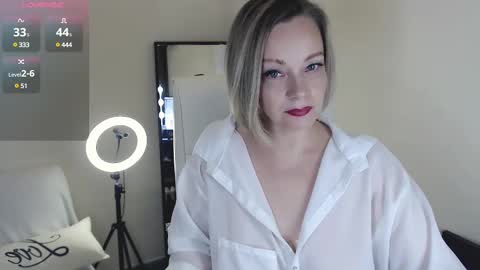 Snapshot of tilly_eliot chatting on February 20, 2025, 4:46 pm Tilly online show from February 20, 2025, 4:46 pm
